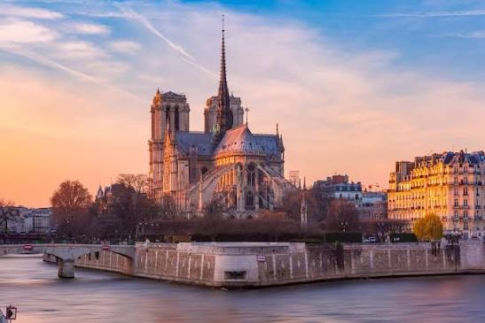 PARIS Cathédrale NOTRE DAME